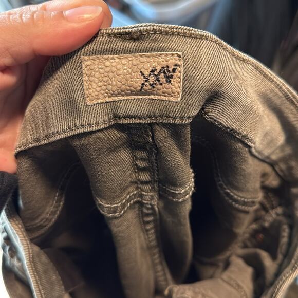 Mother The High Waisted Looker Jean - Picture 10 of 10